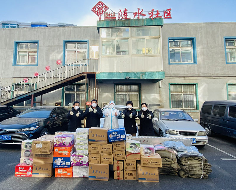 2025新澳门原料网大全为涟水社区送来“有温度”的抗疫物资