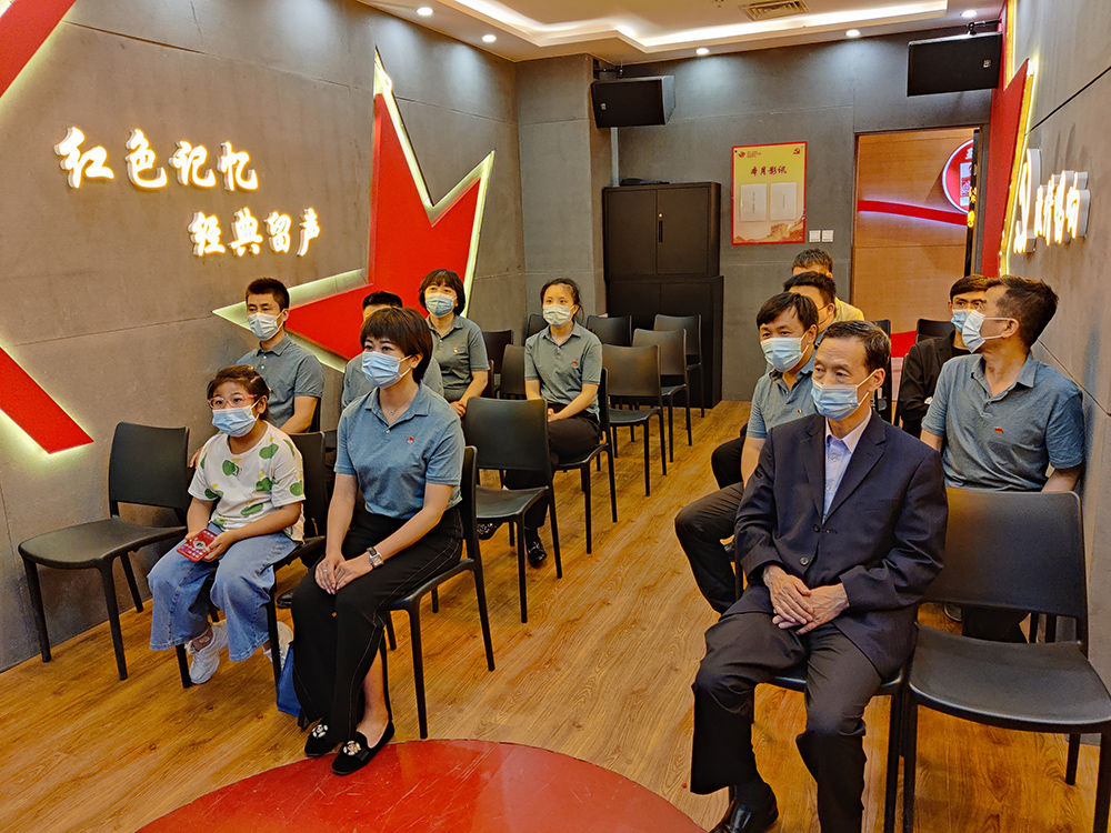 重温红色历史  传承奋斗精神